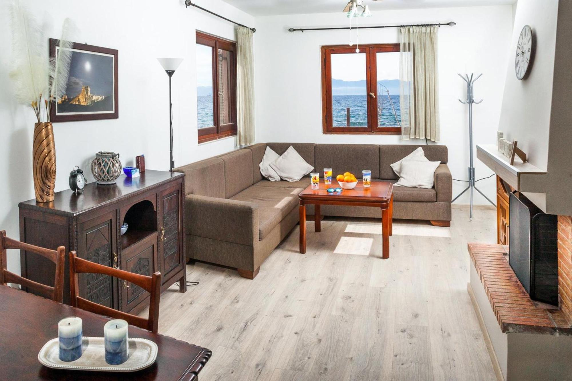 Karnagio Seafront In Agria Villa Káto Lekhónia Eksteriør billede